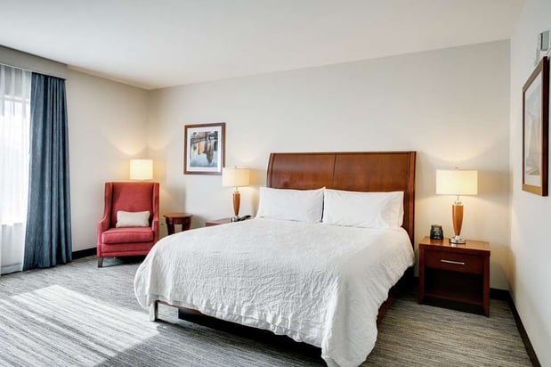 Images Hilton Garden Inn Milwaukee Airport