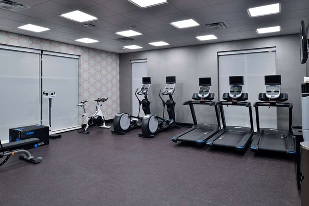Images Hampton Inn & Suites Greensboro Downtown