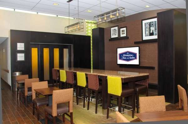 Images Hampton Inn & Suites Boston Crosstown Center