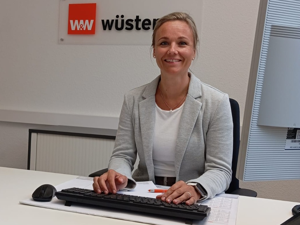 Bild 1 Wüstenrot Bausparkasse: Anke Gerdes in Aurich