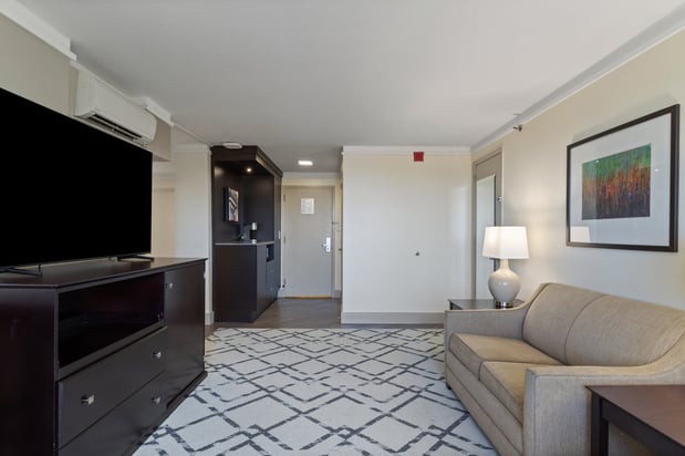 Images Crowne Plaza Executive Center Baton Rouge by IHG