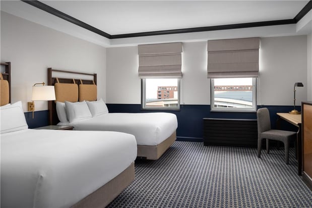 Images Hilton Orrington/Evanston
