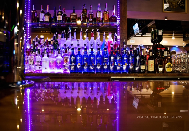 Images Alibi Bar & Grill