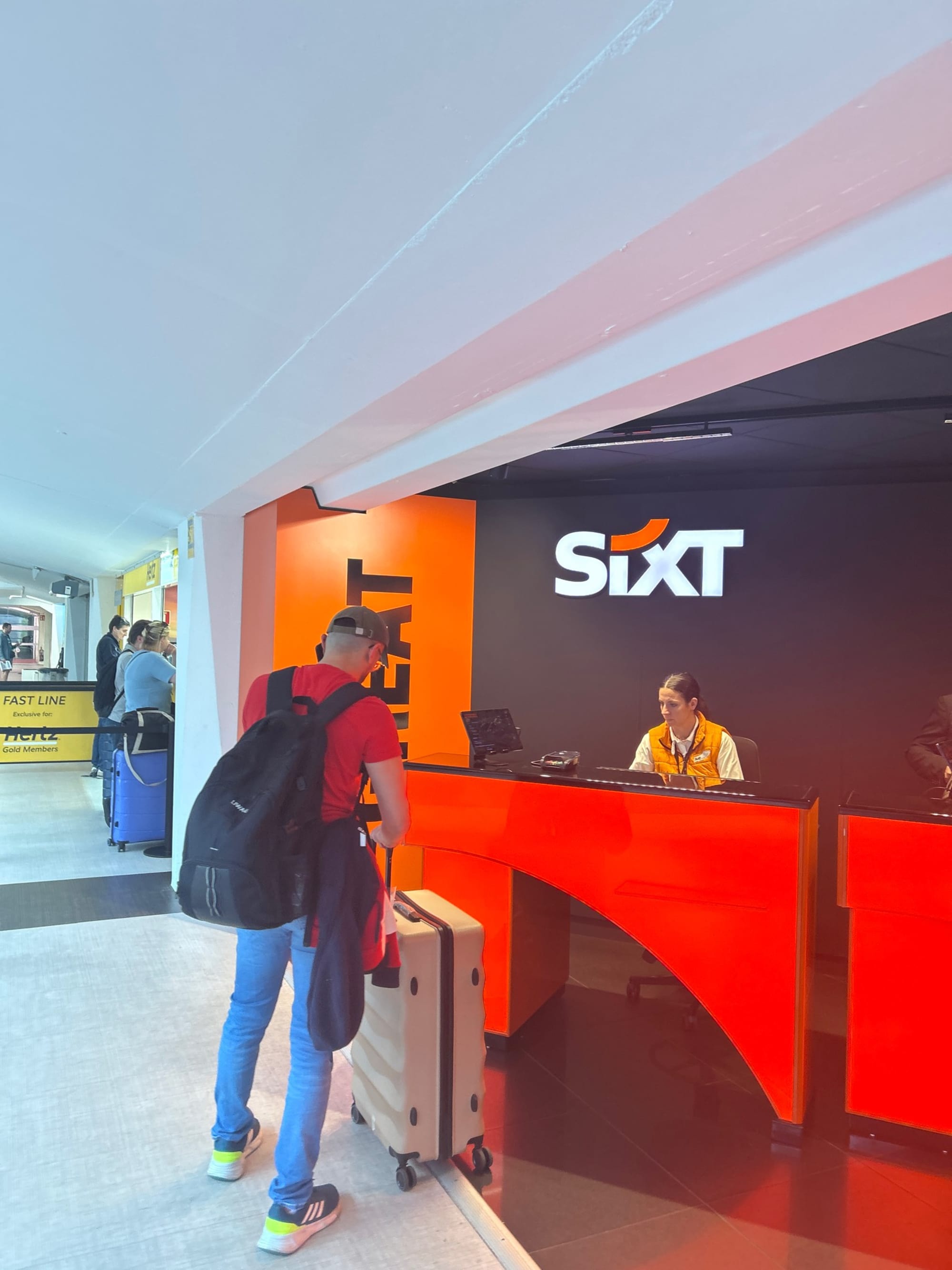 SIXT Alquiler de Coches - Bilbao Aeropuerto (BIO) 13
