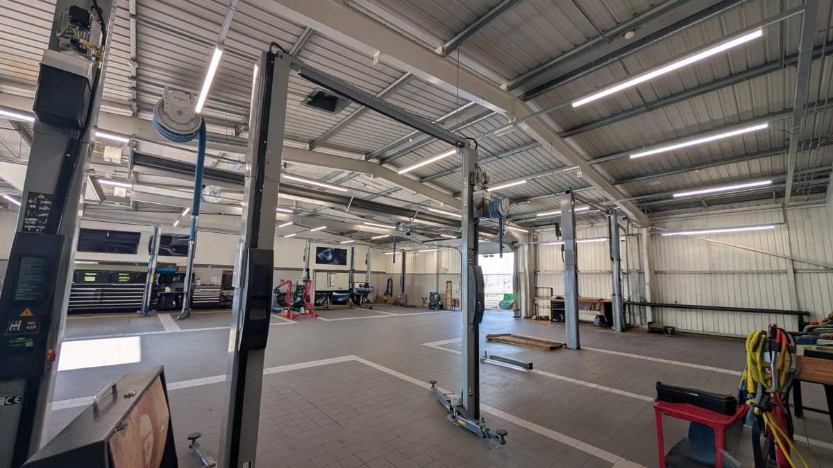 Evans Halshaw JAECOO Service Centre Workshop