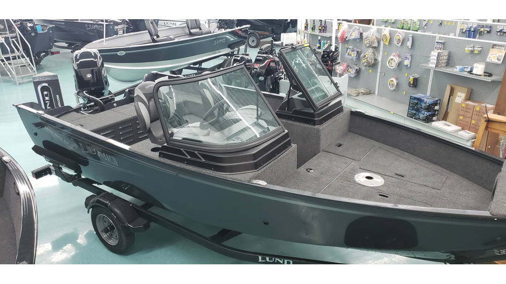 Staples Sports Lincoln Image