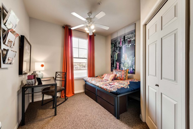 Images Maverick Place Apartments