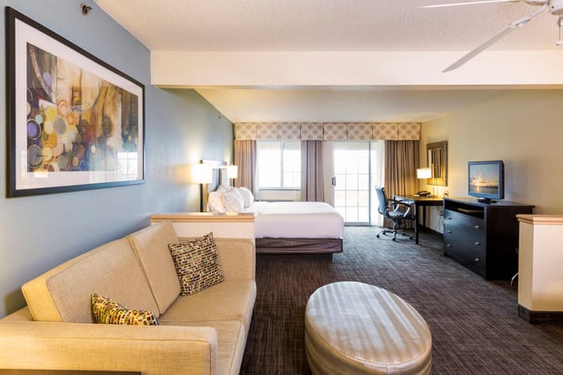 Images Holiday Inn Express & Suites St. Joseph Lakefront by IHG
