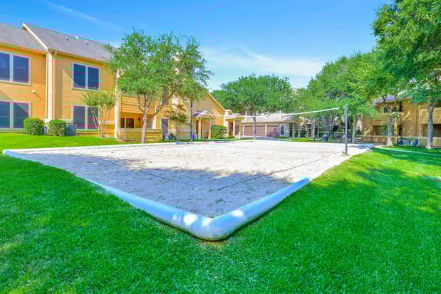 Images Winsted at Valley Ranch Apartments