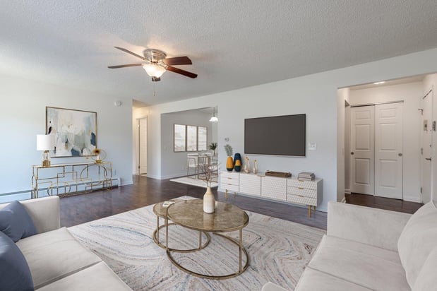 Images Creek Hill Apartment Homes