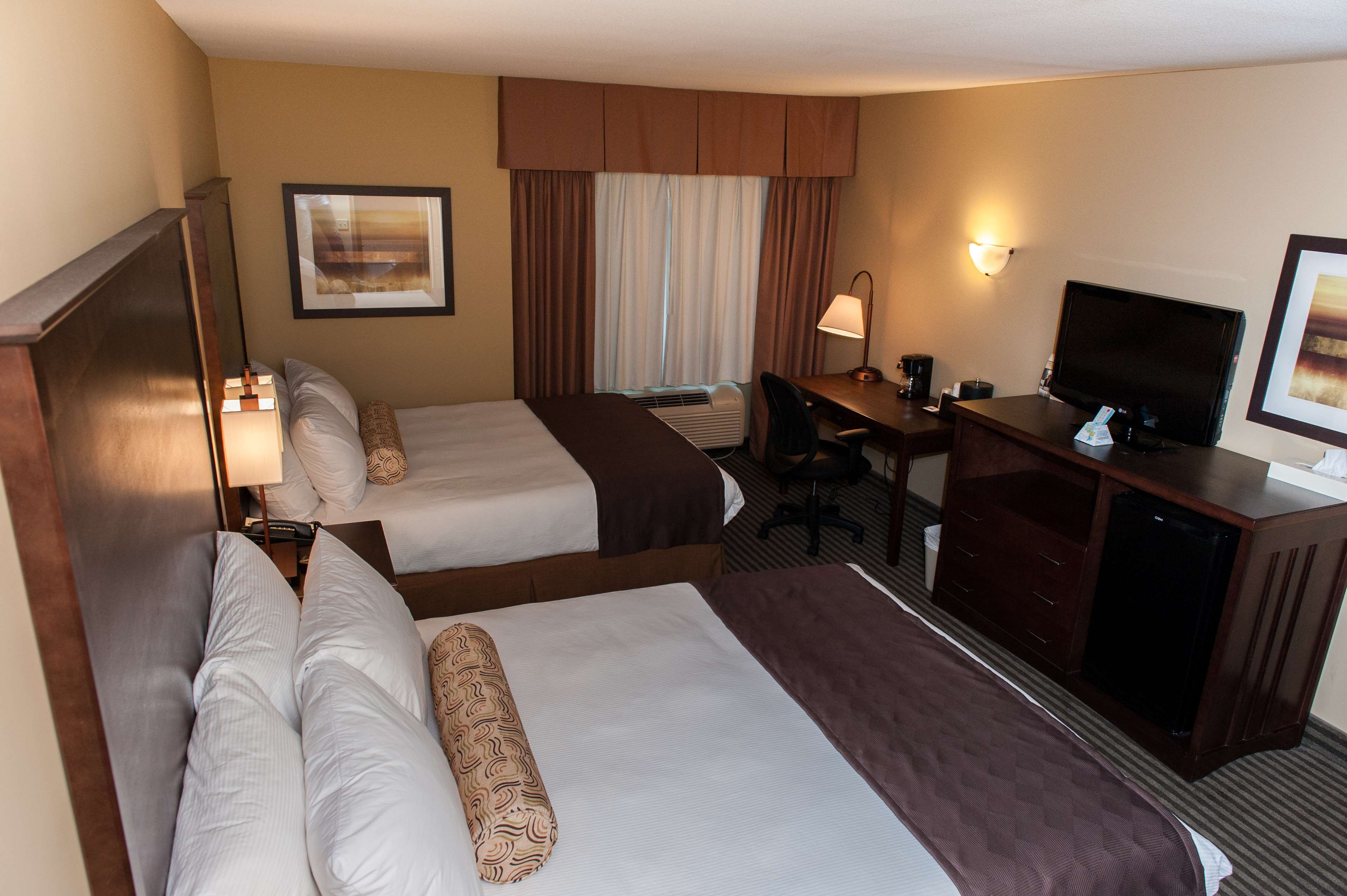 Double Bedded Guest Room Best Western Maple Ridge Hotel Maple Ridge (604)467-1511