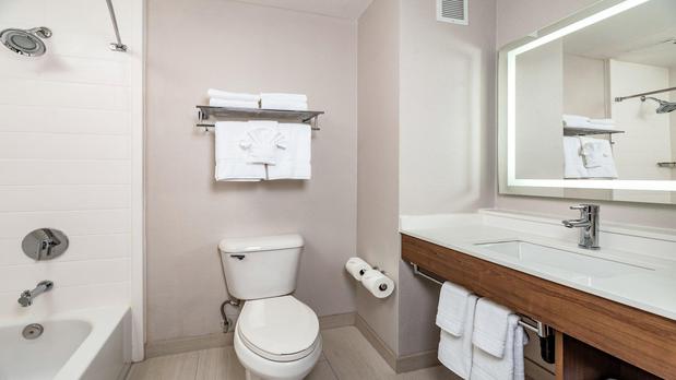 Images Holiday Inn Express & Suites Fremont - Milpitas Central by IHG