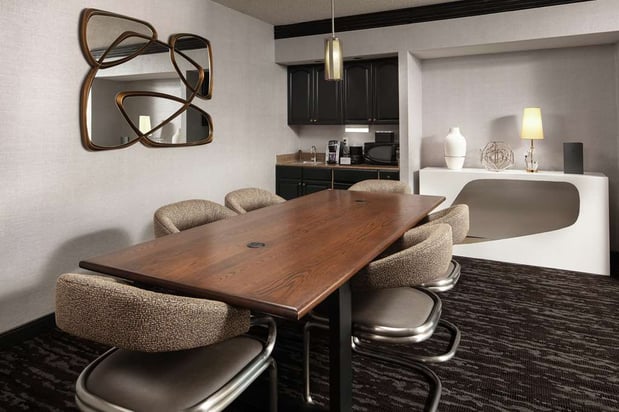 Images Embassy Suites by Hilton Crystal City National Airport