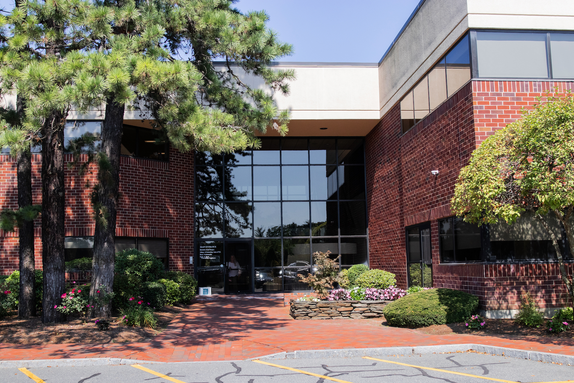 Established in 1995, Perry Endodontics has been at the forefront of providing exceptional endodontic 