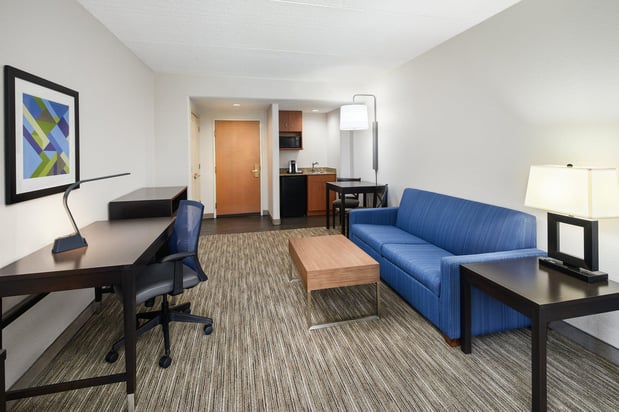 Images Holiday Inn Express & Suites Jacksonville SE- Med Ctr Area by IHG