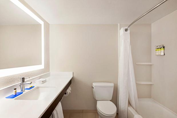 Images Holiday Inn Express & Suites Sarasota East - I-75 by IHG