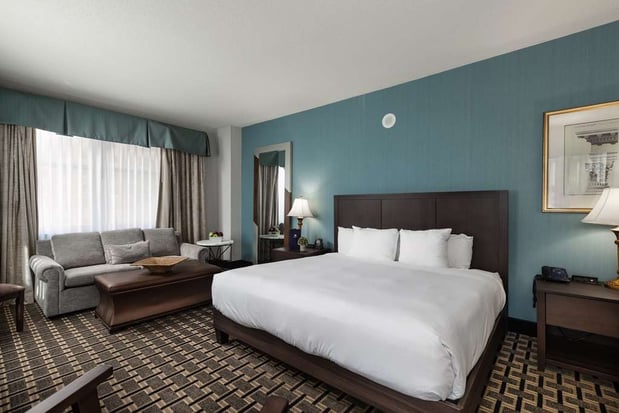 Images Inn at The Colonnade Baltimore - a DoubleTree by Hilton Hotel
