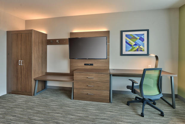 Images Holiday Inn Express & Suites Albuquerque East by IHG