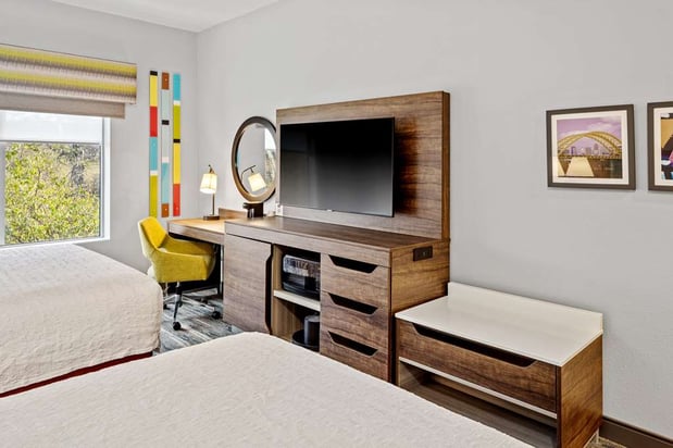 Images Hampton Inn Suites Cincinnati West