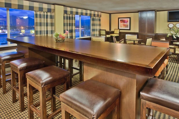 Images Crowne Plaza Anchorage-Midtown by IHG