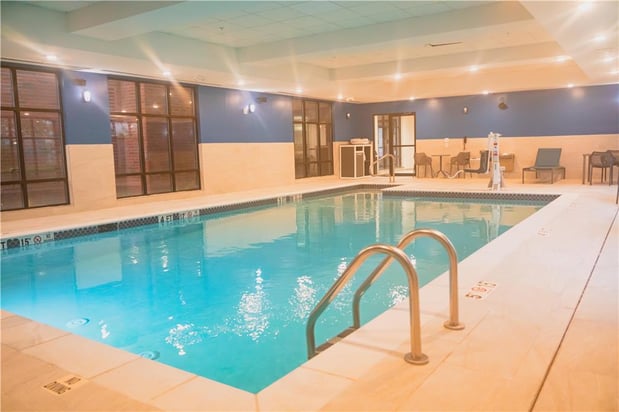 Images Hampton Inn Gonzales