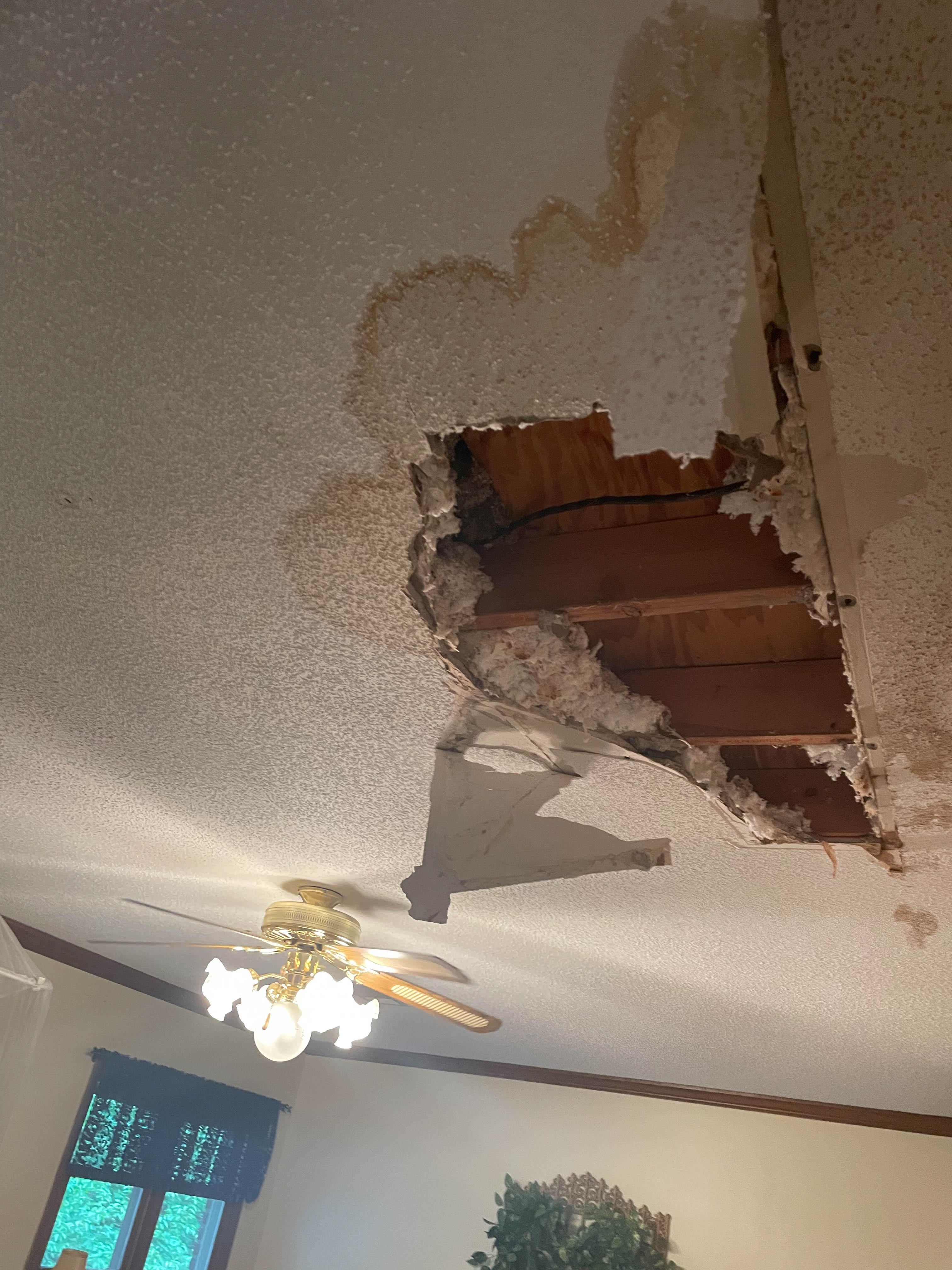 Who to call for Water Damage in your Farragut, TN home area? Call SERVPRO of West Knoxville.