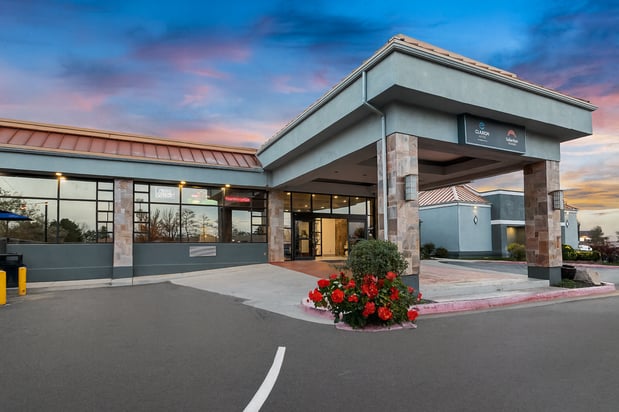 Images Suburban Studios Salt Lake City Airport