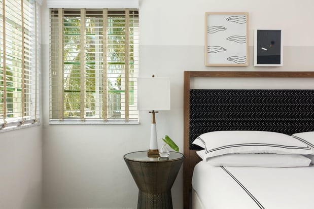 Images Kimpton Surfcomber Hotel by IHG