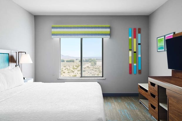 Images Hampton Inn & Suites Ridgecrest