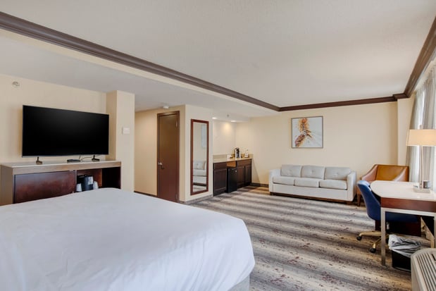 Images Crowne Plaza Harrisburg-Hershey by IHG