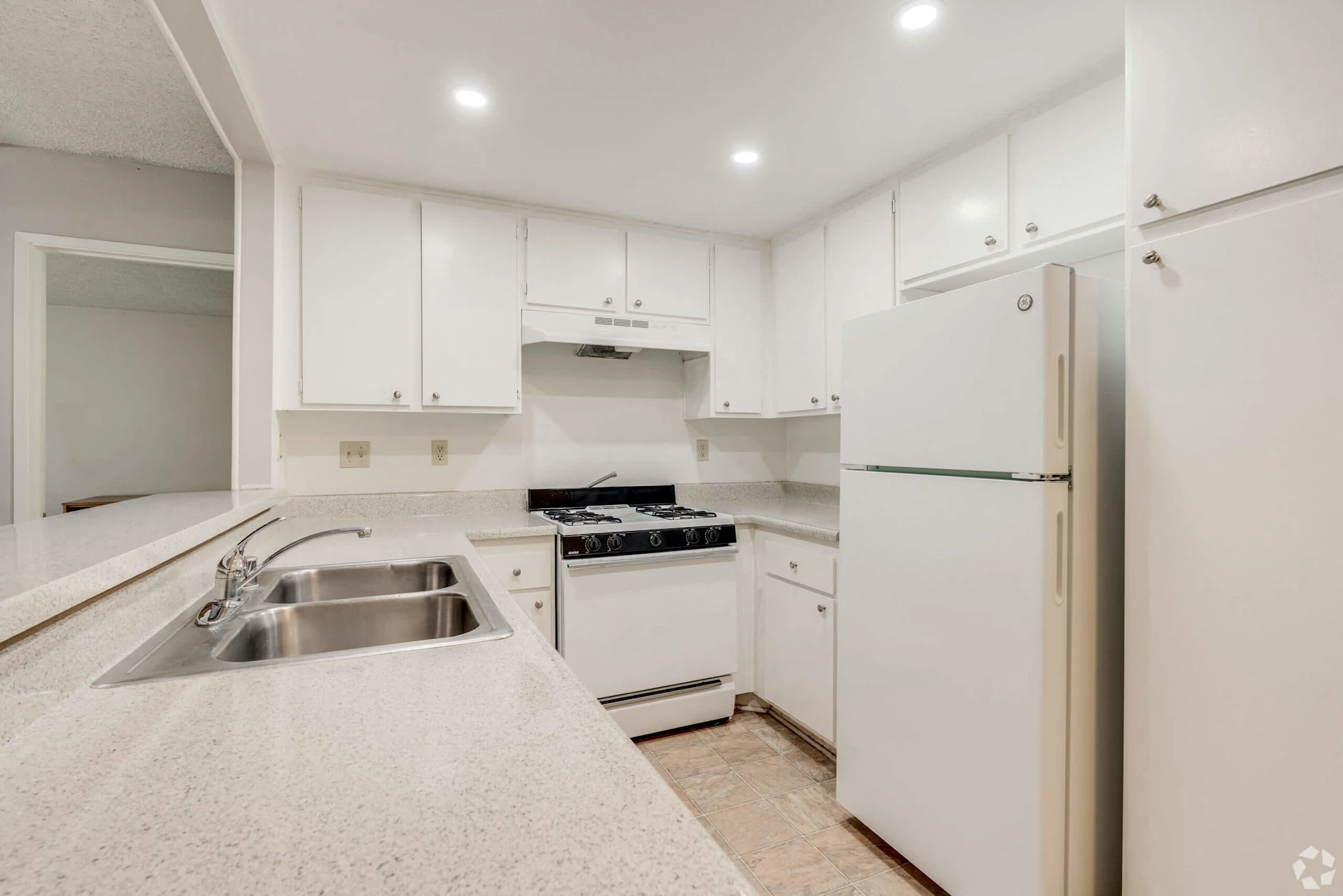 White Kitchen