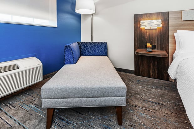 Images Holiday Inn Express & Suites Henderson-Traffic Star by IHG