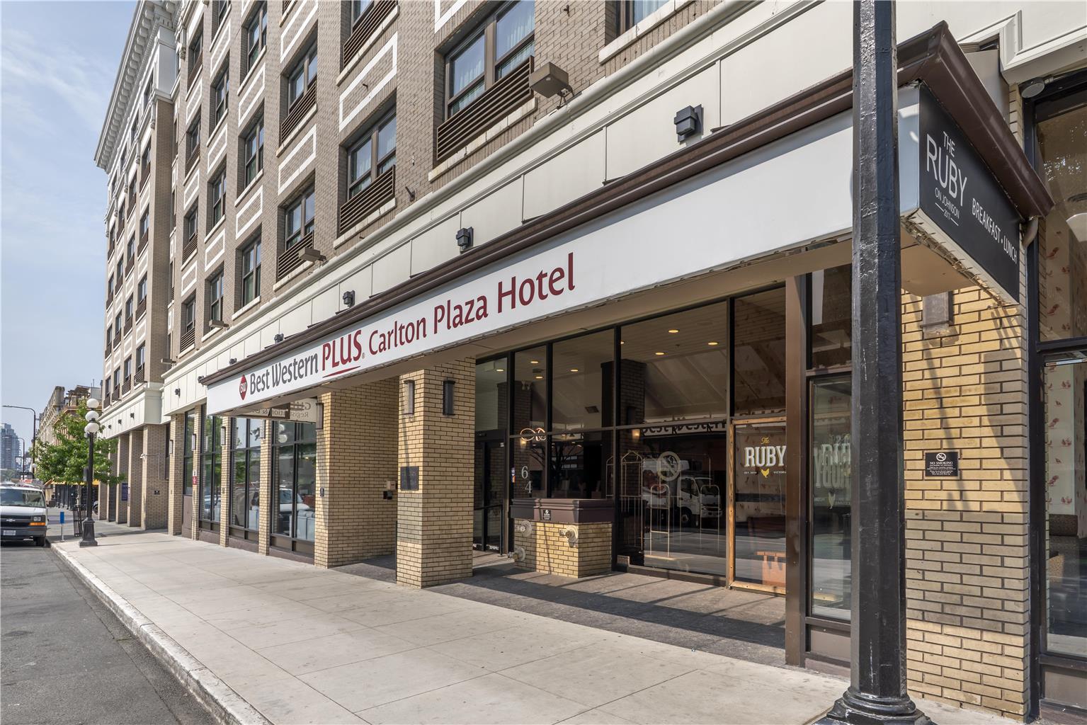 Images Best Western Plus Carlton Plaza Hotel