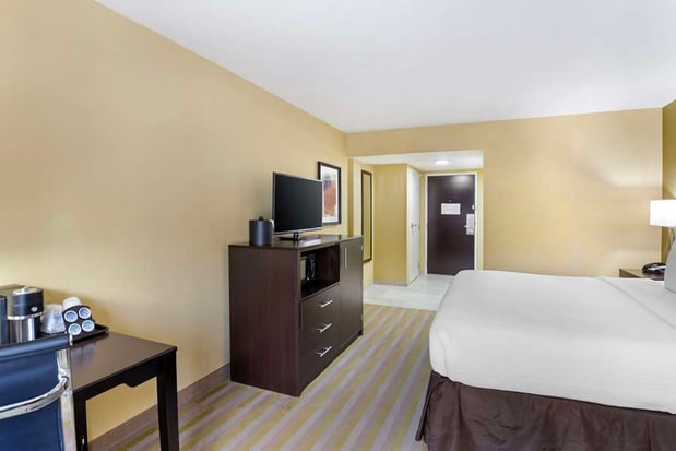 Images Best Western Plus Thornburg Inn & Suites