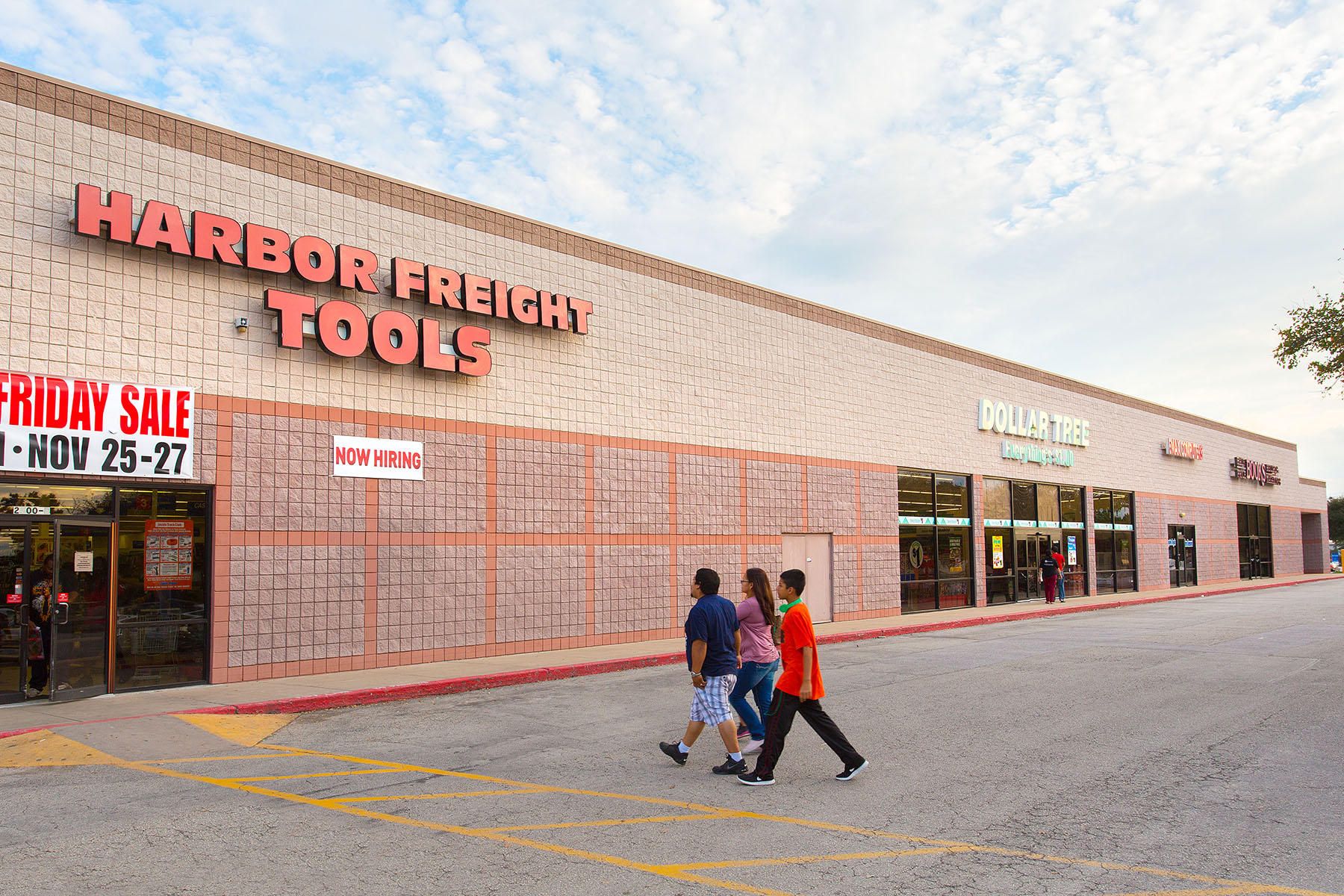 Harbor Freight Tools at Parmer Crossing Shopping Center