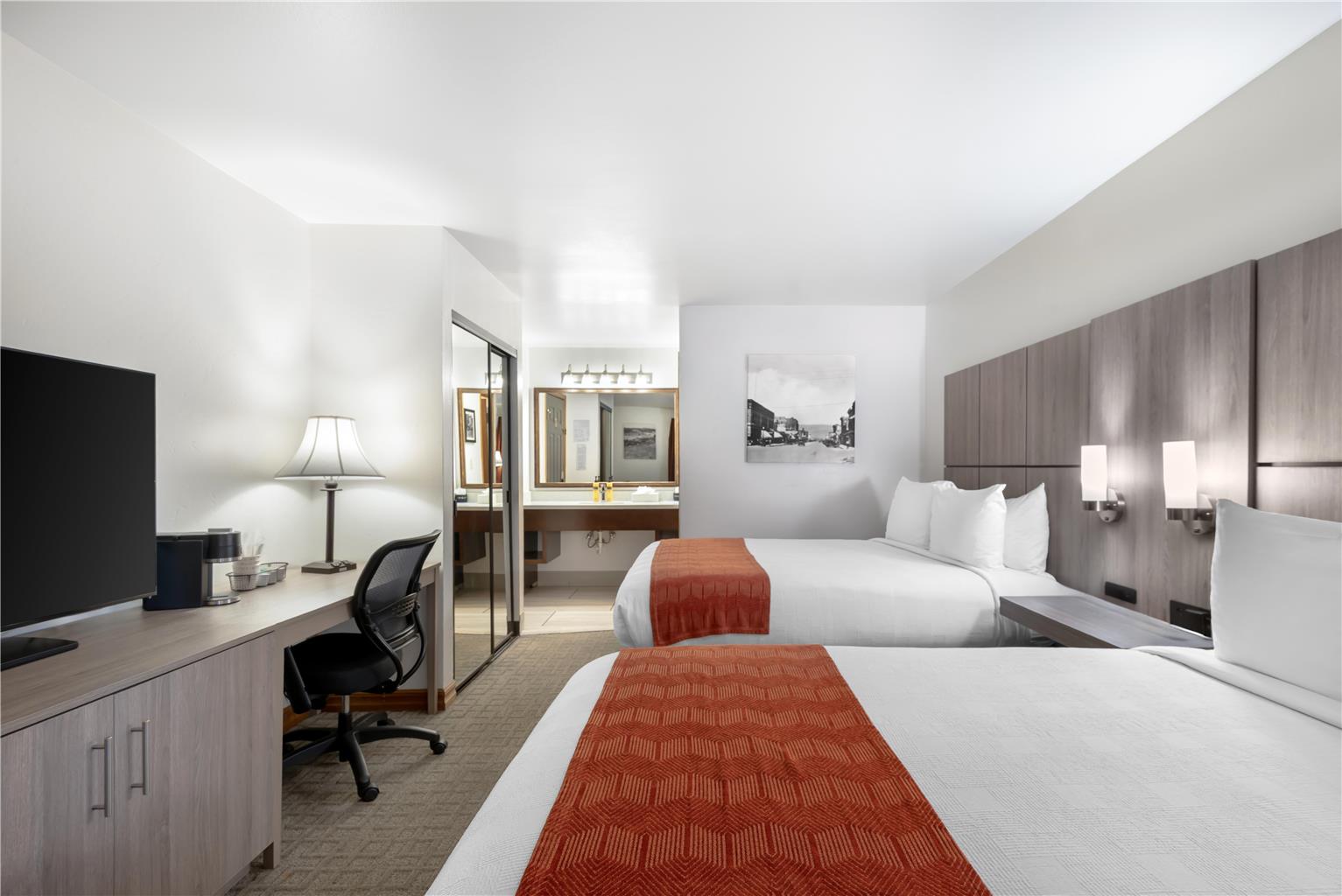 Double Queen Room (Pet-Friendly)