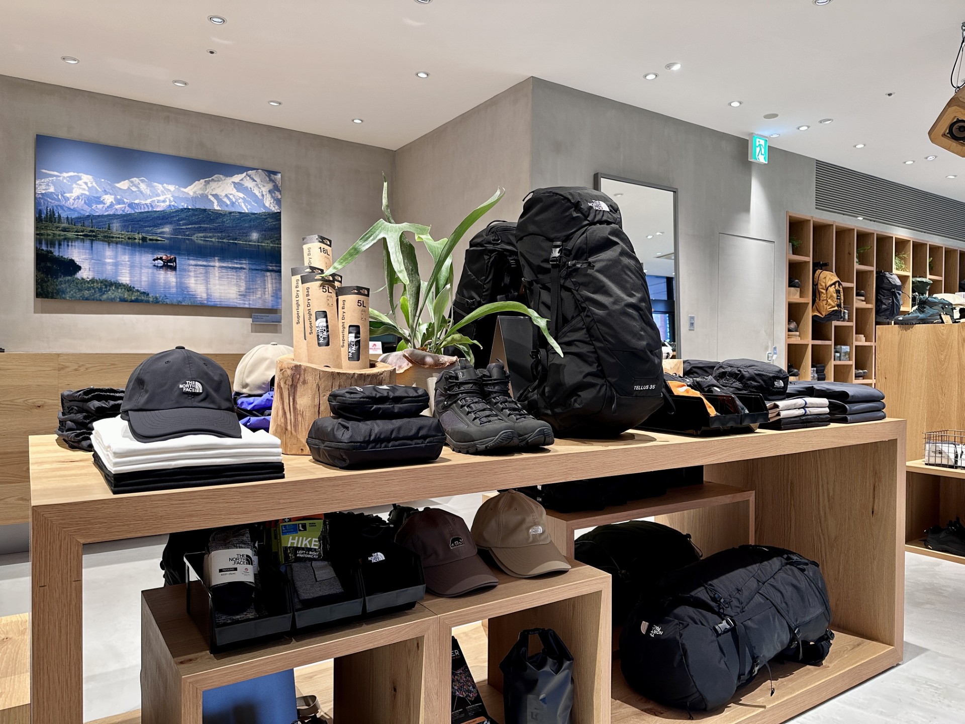 Images THE NORTH FACE+ (ザ・ノース・フェイス プラス) アミュプラザ長崎