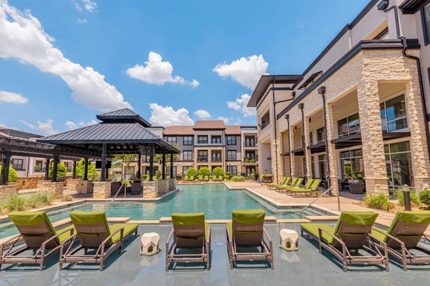 Images The Edge at Glade Parks Apartments