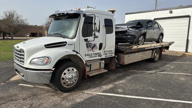 Images Eagle Towing & Recovery