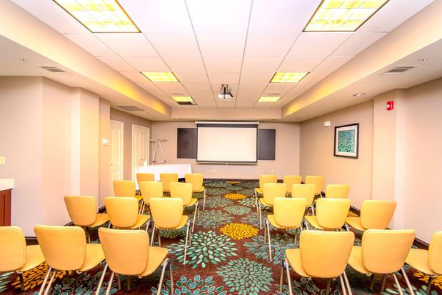 Images Staybridge Suites Houston IAH - Beltway 8 by IHG