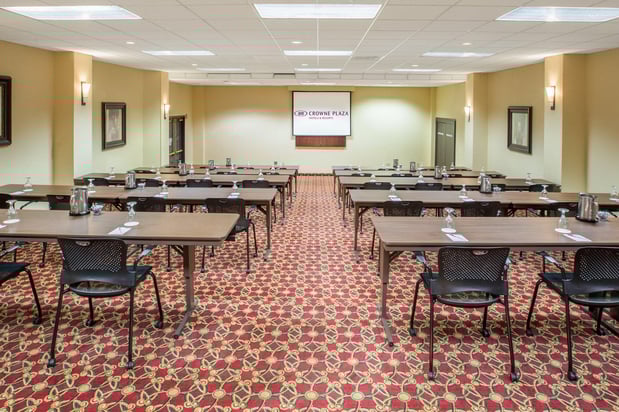 Images Crowne Plaza Cleveland Airport by IHG