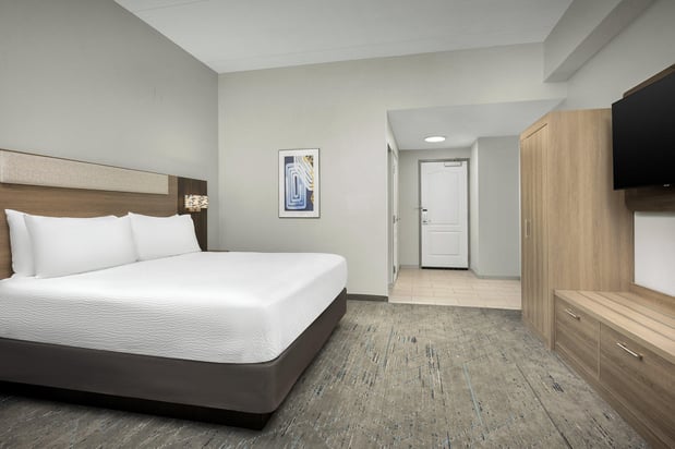 Images Holiday Inn Express & Suites Greensboro - Airport Area by IHG