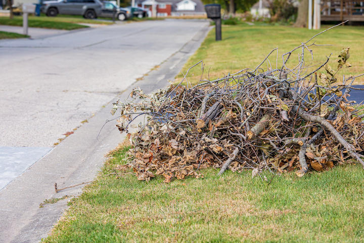 When is Yard Waste Collection in Woburn?