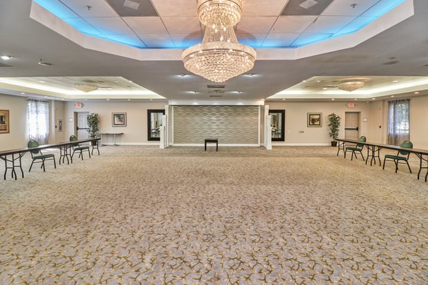 Images Holiday Inn Express & Suites Clearwater/US 19 N by IHG