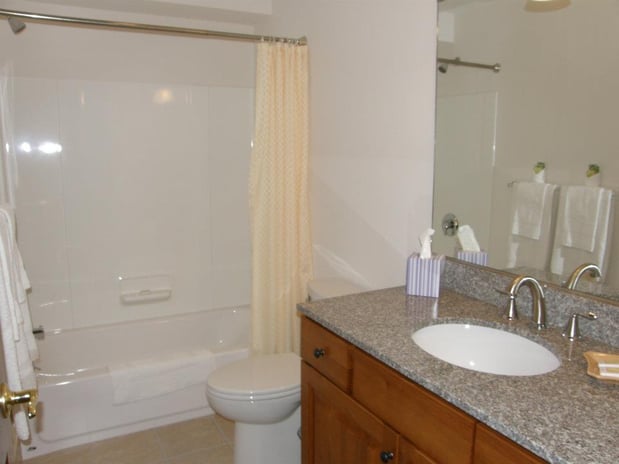 Images Redwood Inn & Suites