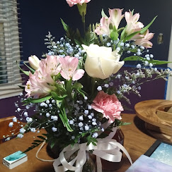 RosAmungThorns Flowers & Gifts Image