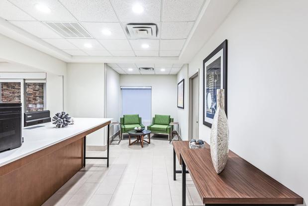 Images Holiday Inn Express & Suites Baton Rouge East by IHG