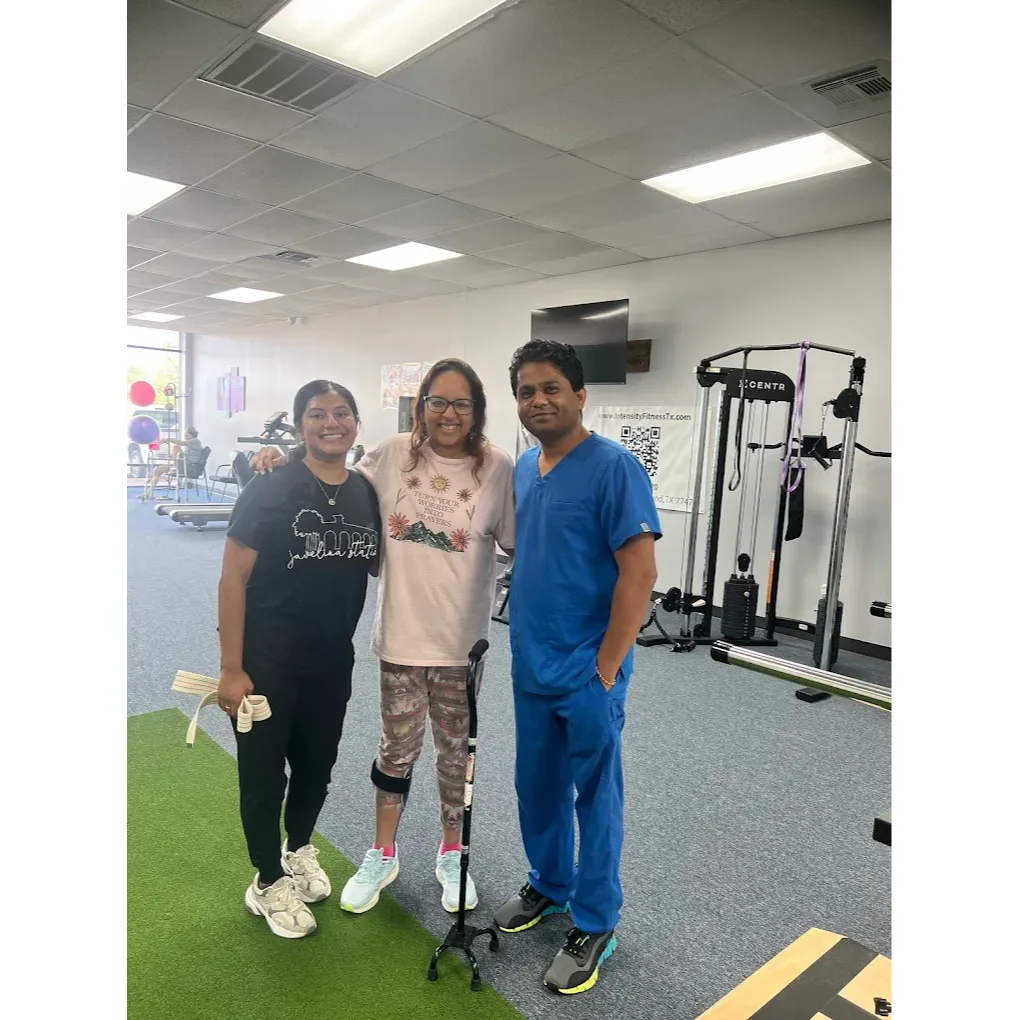 One-on-One Rehabilitation in Houston &ndash; Our licensed therapists provide customized physical therapy solutions for sports injuries and post-surgery recovery in West Houston.