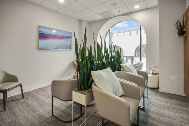 Images Moy, Fincher, Chipps Facial Plastics & Dermatology - Beverly Hills