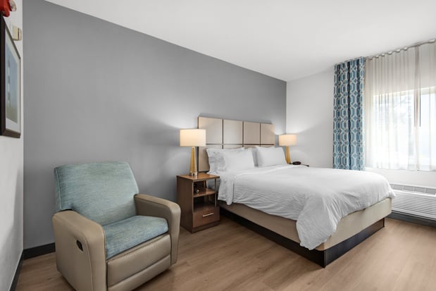 Images Candlewood Suites Pensacola - University Area by IHG